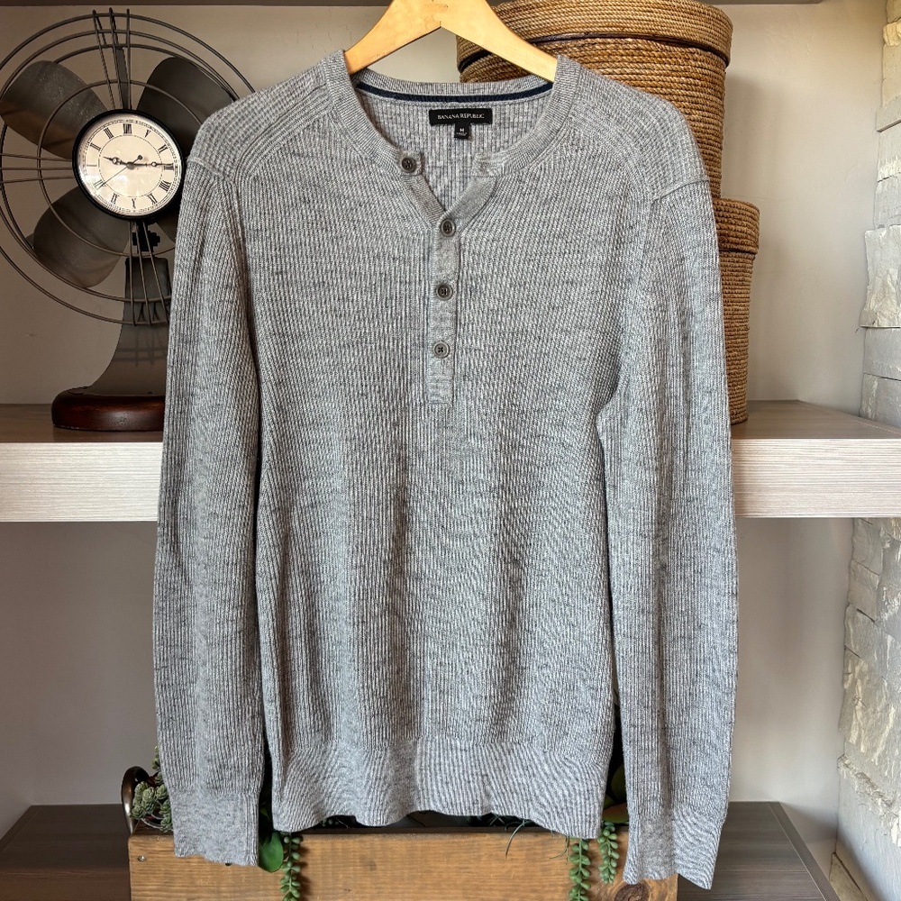 Banana Republic 100% Cotton Grey Sweater--Thermal in Men's Medium